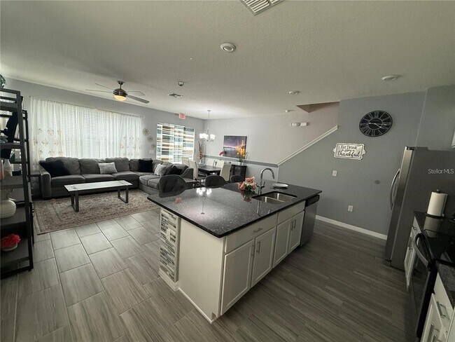 Building Photo - 5151 Adelaide Dr