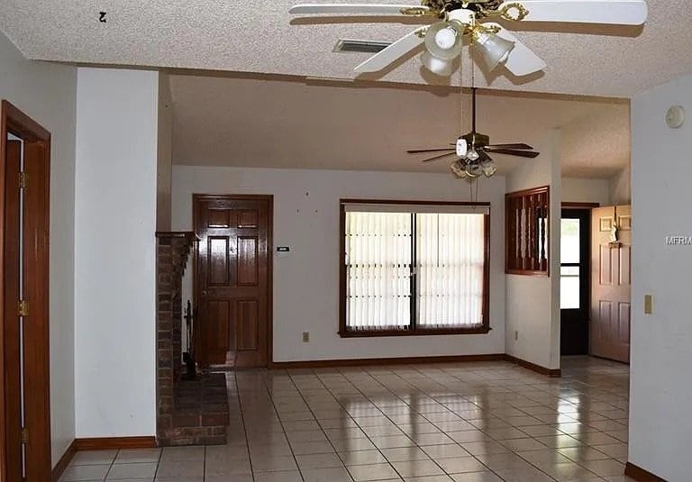 Building Photo - 702 Leeward Dr