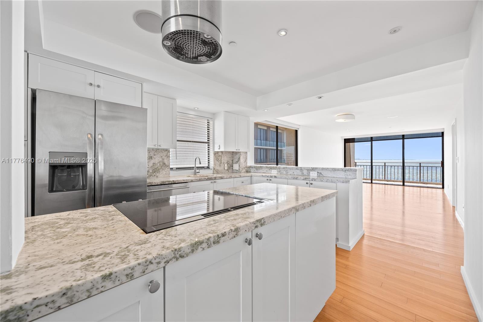 Building Photo - 1632 S Bayshore Ct