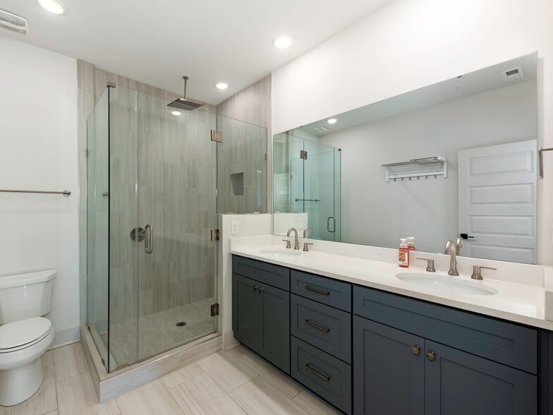 Master Bathroom - 2349 Wesley Village Rd