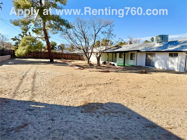 Building Photo - Spacious 2 Bedroom 2 Bathroom Home in Stor...