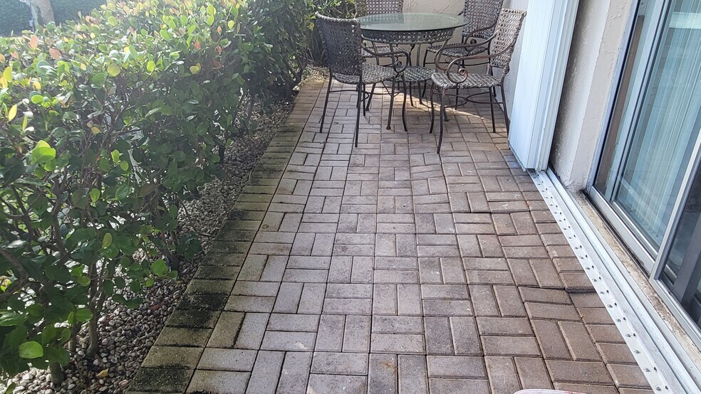 Building Photo - 3575 S Ocean Blvd