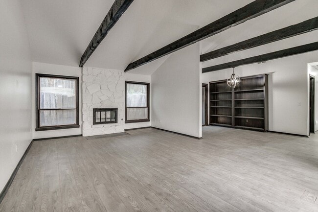 Building Photo - Light-Filled Mid-Century Vibes: 2BR/2BA w/...