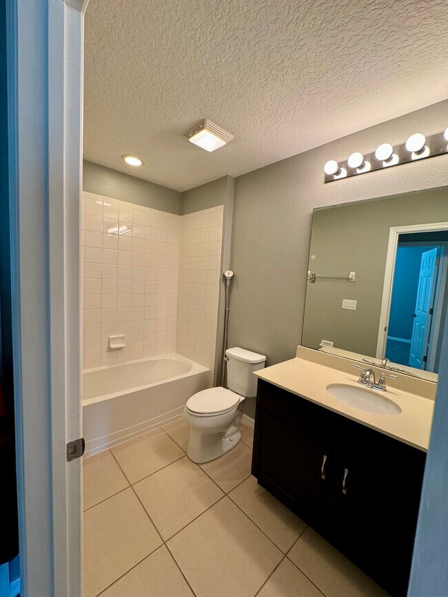 Building Photo - 3745 Brighton Park Cir