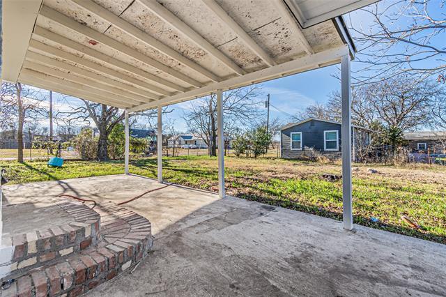 Building Photo - 605 Lloyd