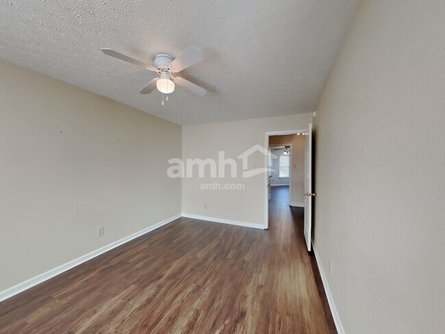 Building Photo - 124 Hayden Ct