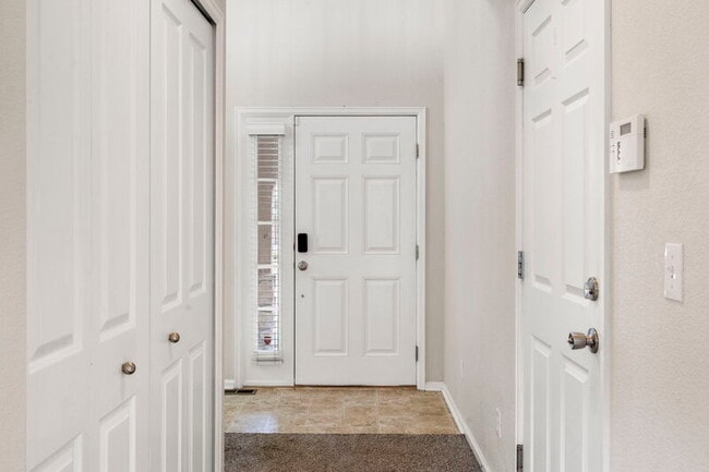 Building Photo - 815 Fire Rock Pl