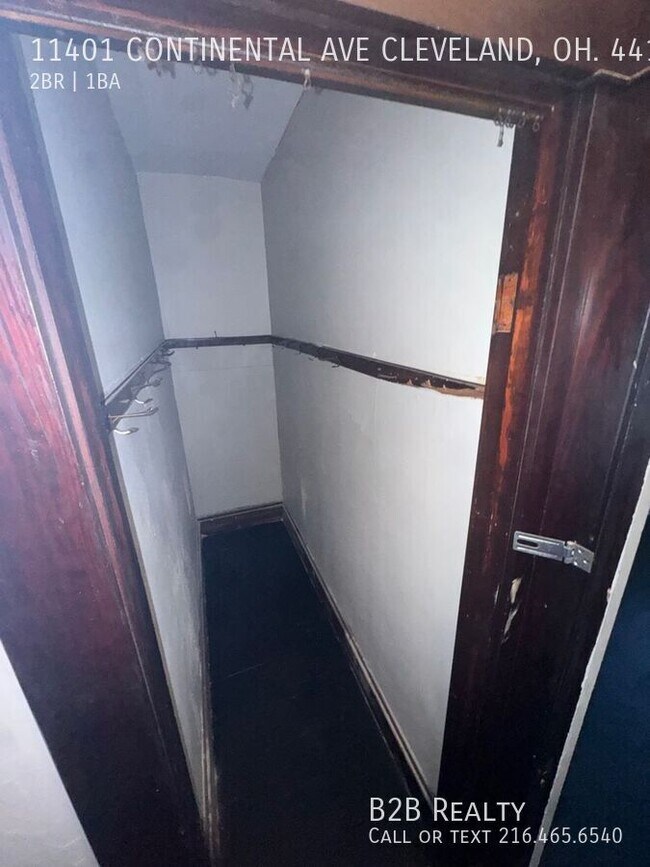 Building Photo - 11401 Continental Ave