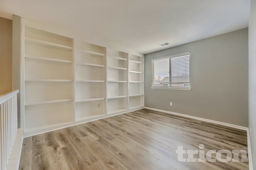 Building Photo - 12450 S Hollow Creek Ct