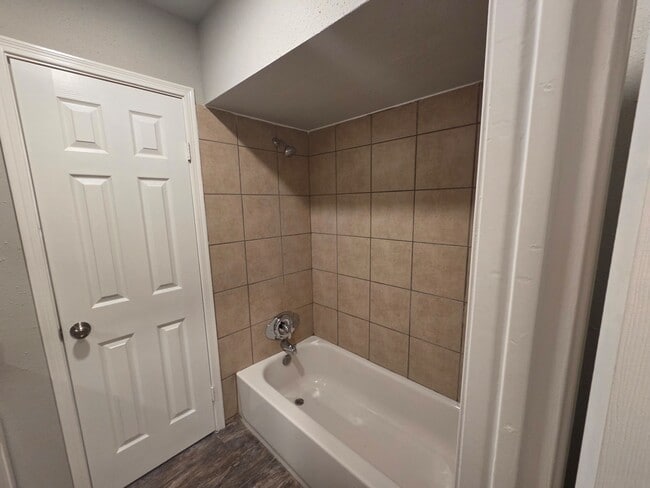 Building Photo - 5618 Stone Creek Dr