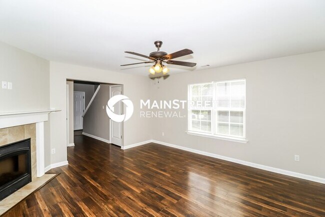 Building Photo - 4 Bedroom Pet-Friendly Home in Memphis, TN with Main Street Renewal