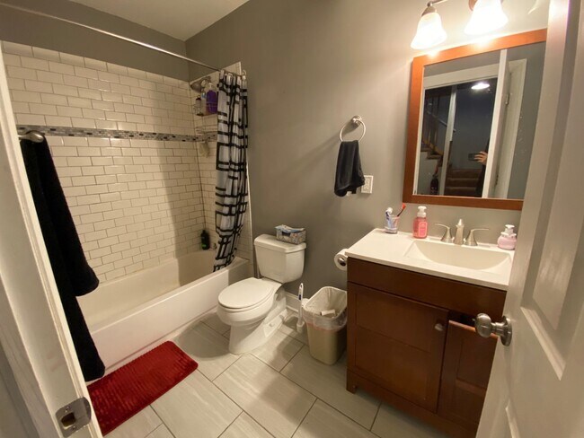 Building Photo - 1801 Talmage Ave SE