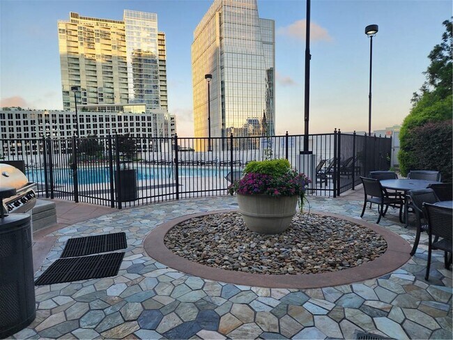 Building Photo - 3324 Peachtree Rd