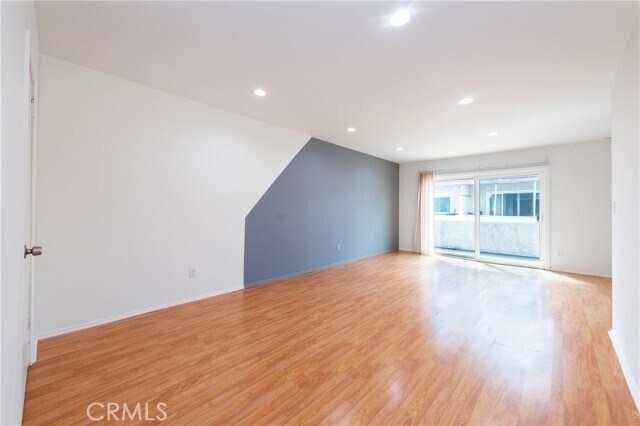 Building Photo - 5412 Lindley Ave