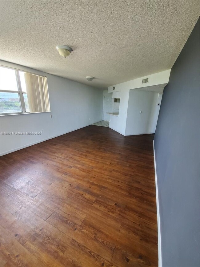 Building Photo - 8353 Lake Dr