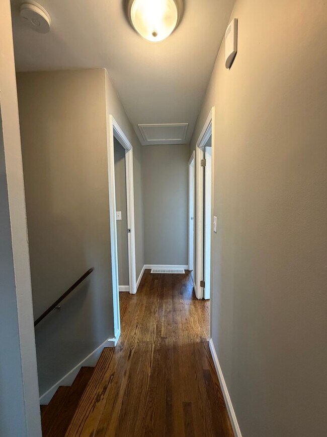 Building Photo - Newly Remodeled 4-bedroom, 1.5-Bath Single-Family Home in Danville, IL.