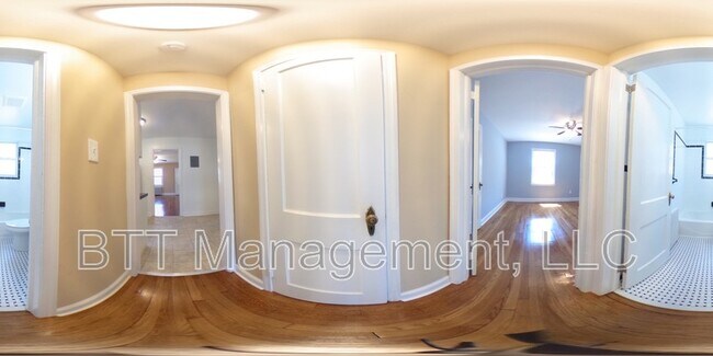 Building Photo - 812 Greenwood Cir