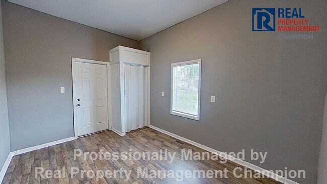 Building Photo - Adorable 3 BD/1 BA Recently Update in the ...