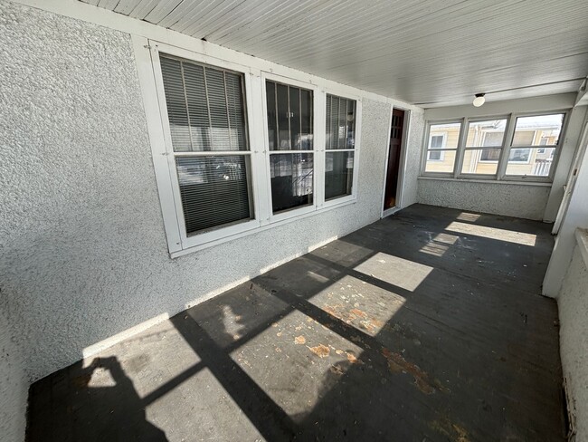 Building Photo - 1410 Wilson Ave