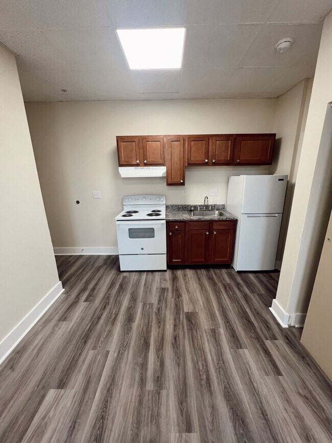 Building Photo - Franklin Park Apartments