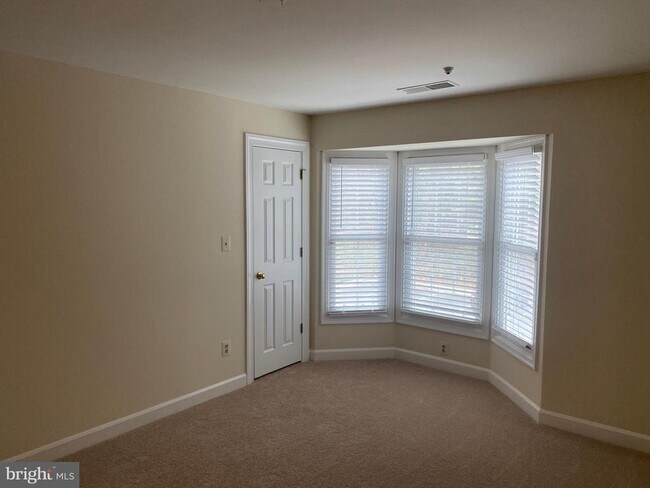 Building Photo - 12233 Fairfield House Dr