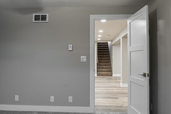 Building Photo - 7337 Collister Rd