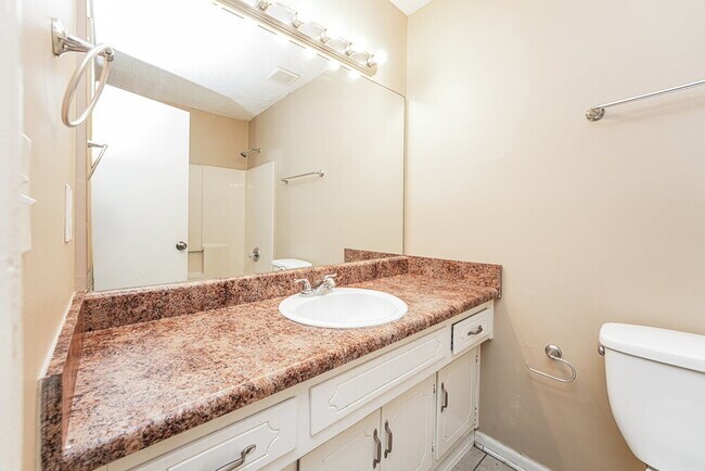 Building Photo - 3230 Westview Terrace