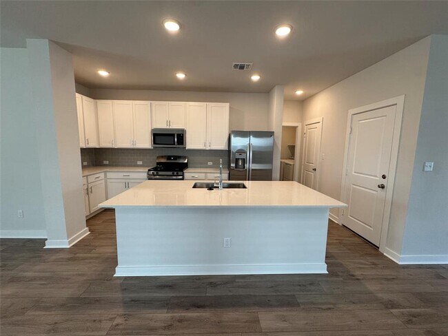 Building Photo - 112 Corn Ln