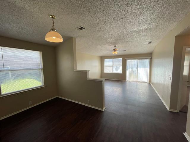 Building Photo - 1611 Columbia Dr
