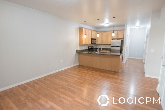 Building Photo - Stunning Condo Unit In Excellent SLC Locat...