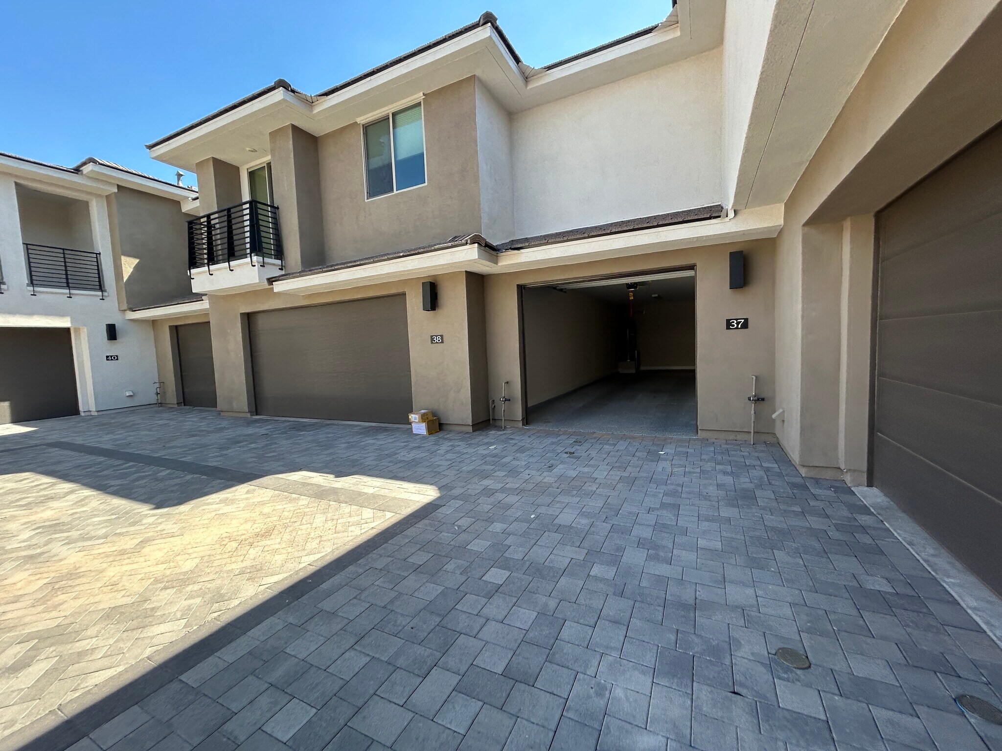 Building Photo - 2121 W Sonoran Desert Dr