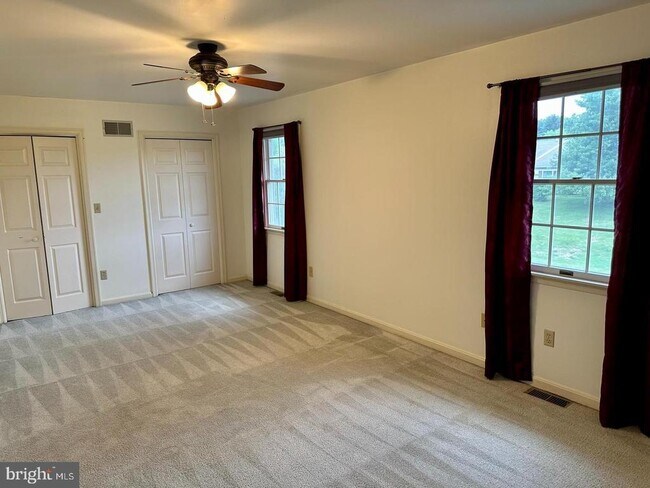 Building Photo - 2363 McCleary Dr