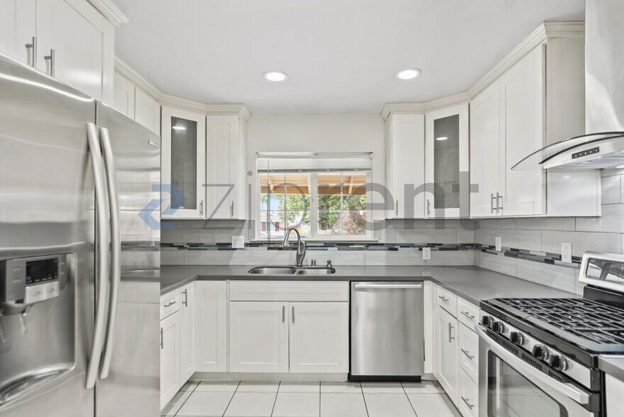 Building Photo - 3350 Denton Way