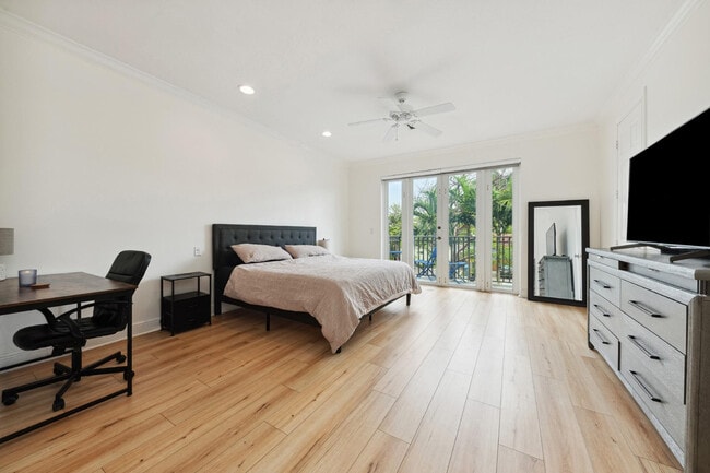 Building Photo - 1416 NE 4th Ct