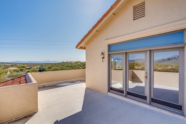 Building Photo - 5631 N Paseo Otono