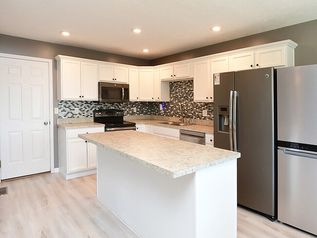 Building Photo - 4225 Yarrow Dr