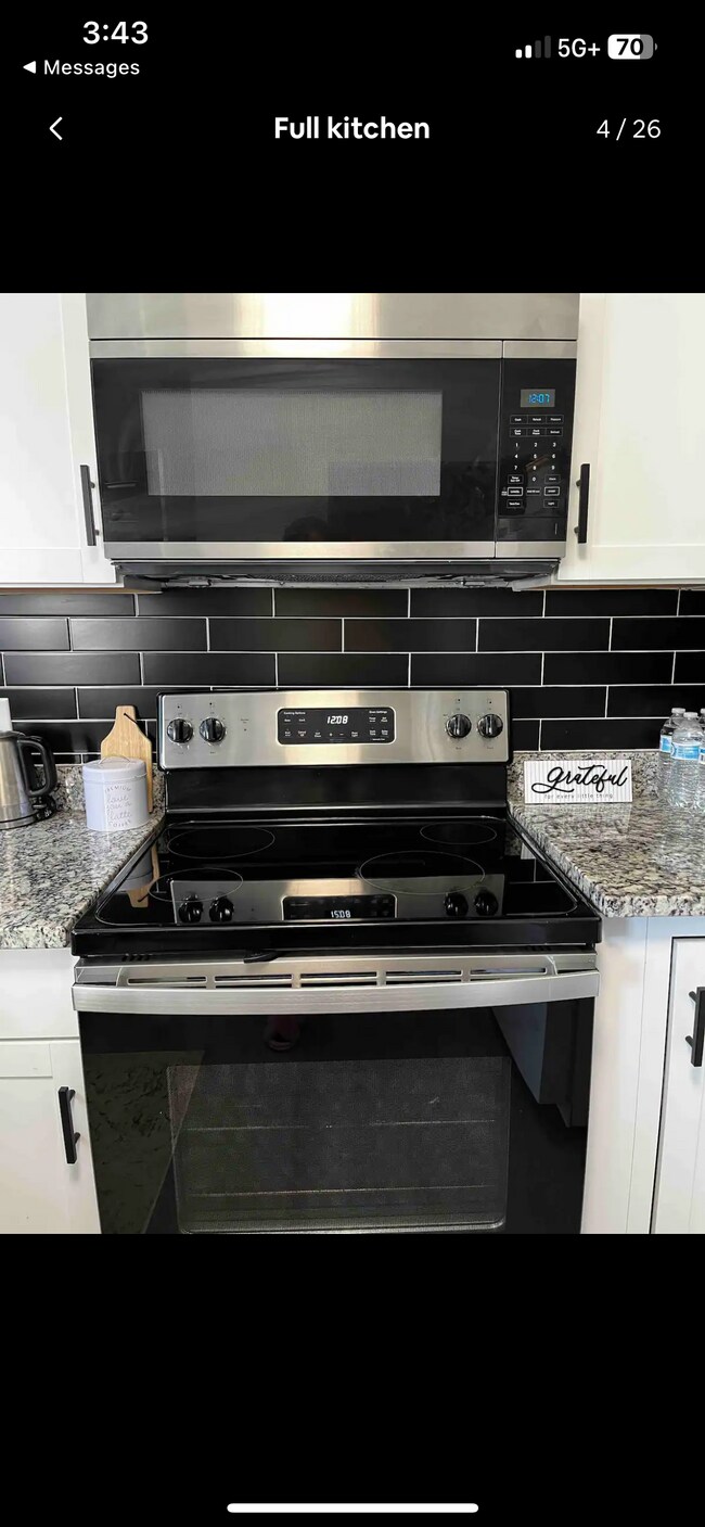 Building Photo - 5 Central St