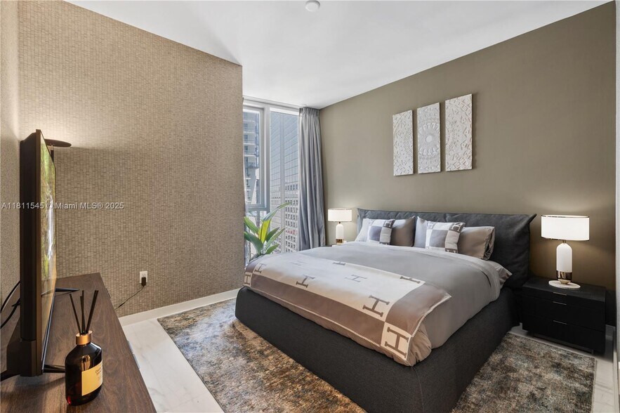 Building Photo - 300 Biscayne Blvd Way