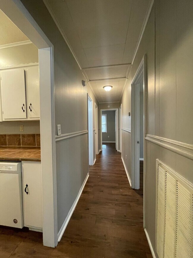 Building Photo - 1133 Beechdale Rd