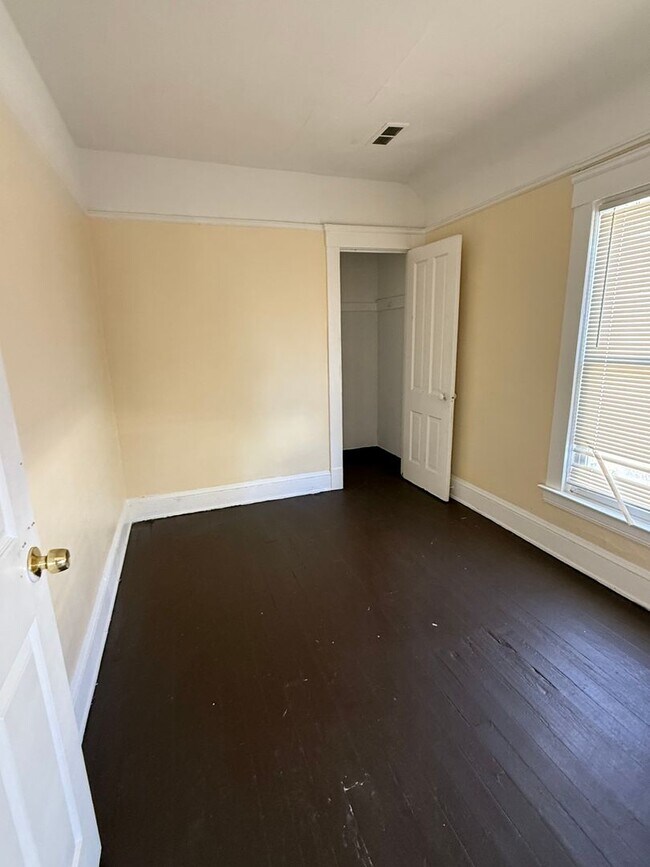 Building Photo - 1519-1525 Clark Ave