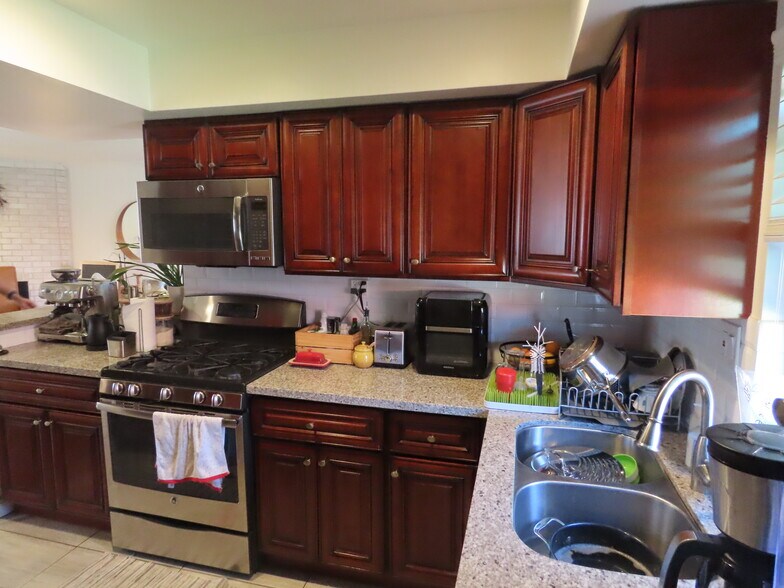 Building Photo - 11337 Nebraska Ave