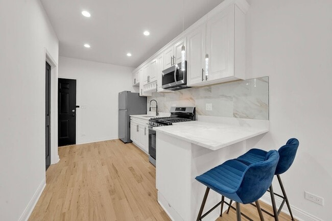 Building Photo - 3816 S Honore St