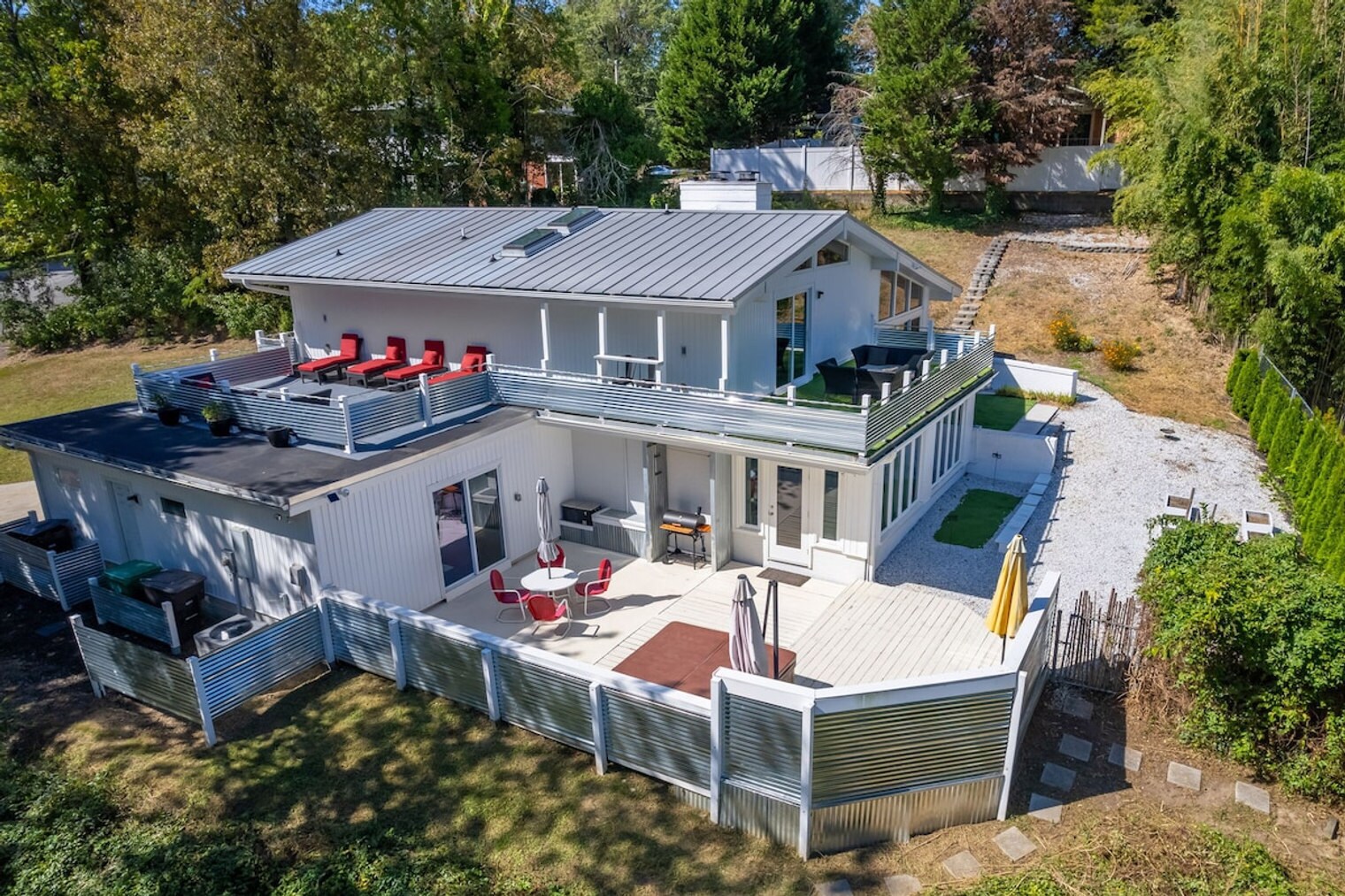 Building Photo - 700 Overbrook Dr