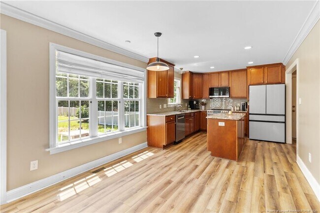 Building Photo - 5802 Rainsford Dr