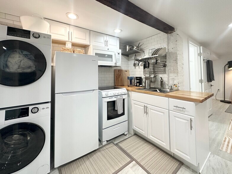 Building Photo - 44 Woodbine St