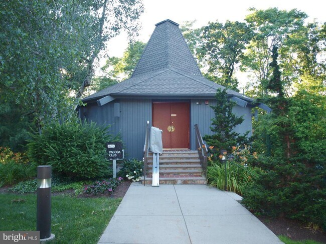 Building Photo - 4000 Gypsy Ln