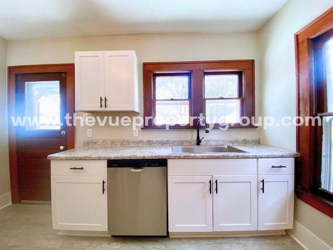 Building Photo - 3BR Beauty with Hardwood Floors + Remodeled Kitchen + Fenced Yard!