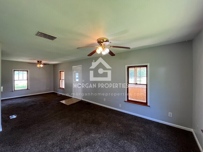 Building Photo - 7239 Sprague St
