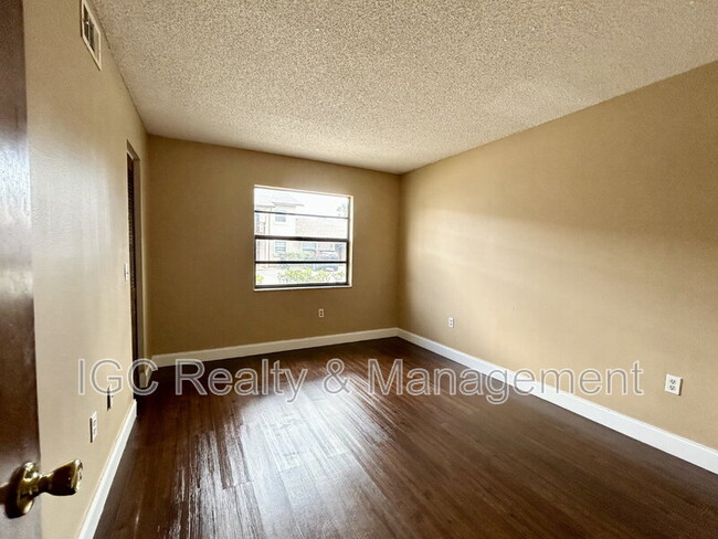 Building Photo - 1040 Ellen Ct