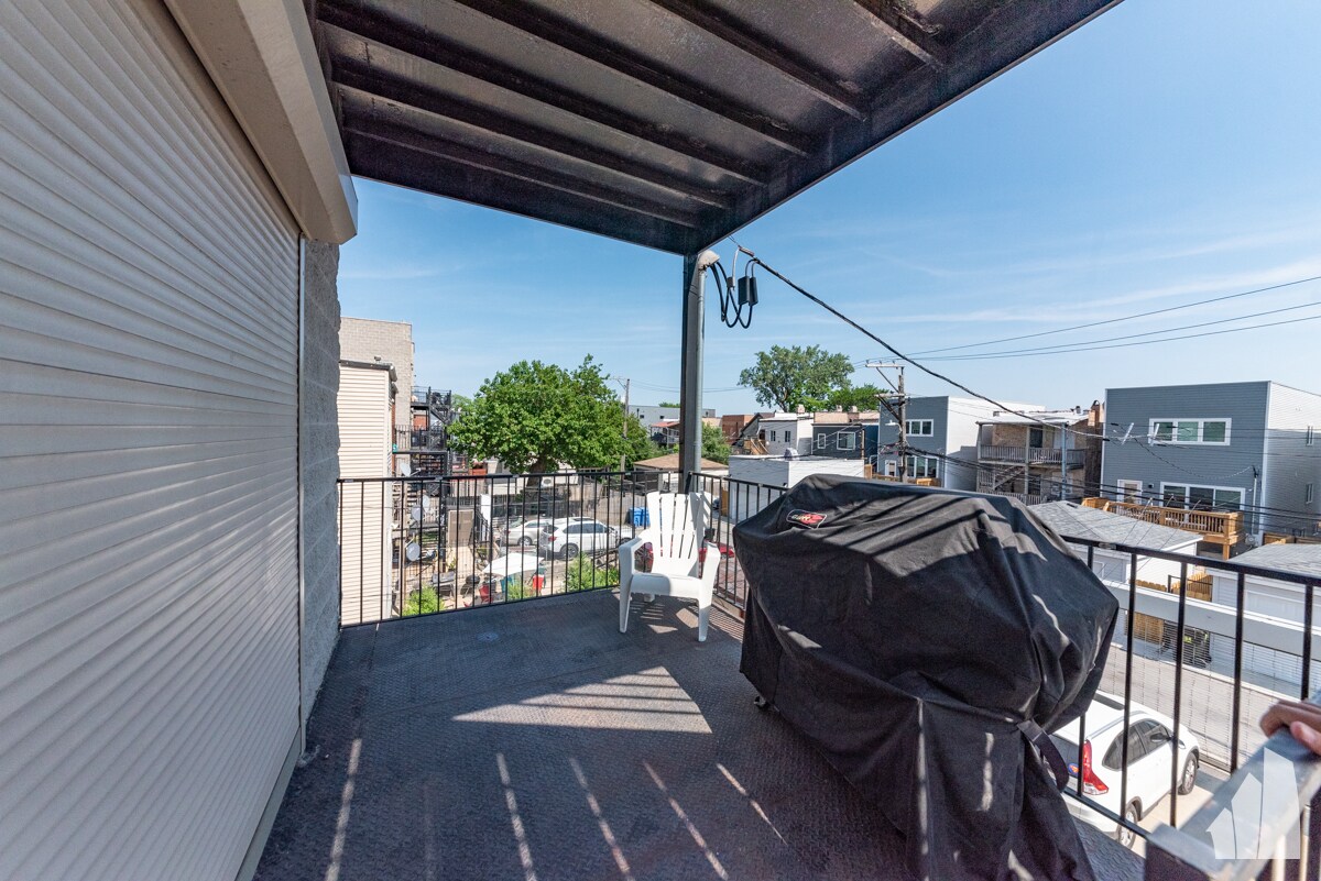 Building Photo - 2535 W Flournoy St